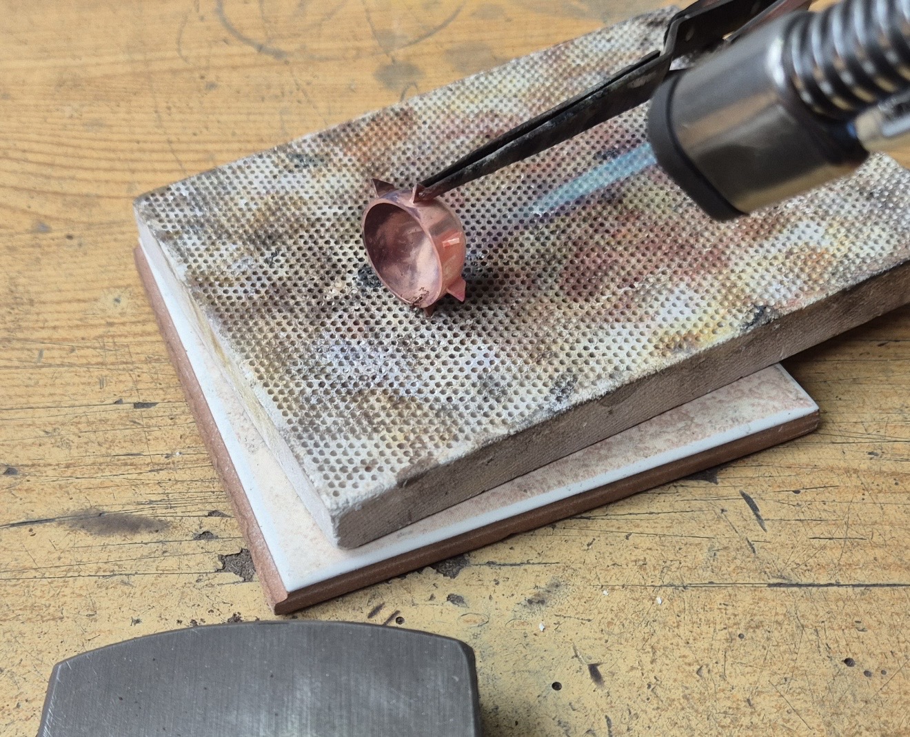 Az alakítás első lépése