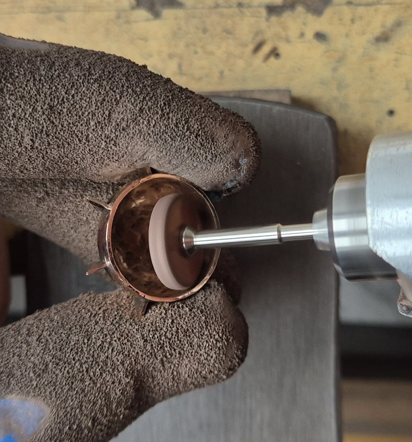 Felületi megmunkálás és polírozás